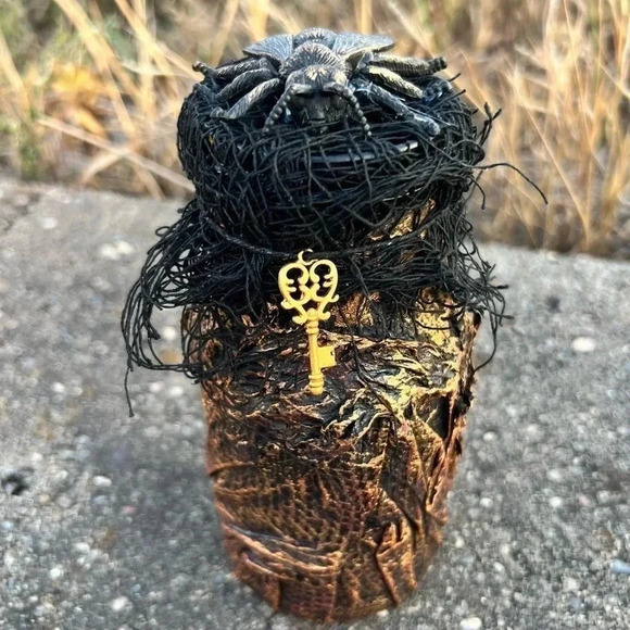 NEW Fun - Black & Bronze Fly Mixed Media Handcrafted apothecary jar - Picture 8 of 15